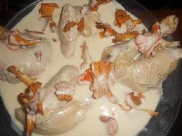 Poule Sauce Supreme Aux Girolles Recette Inspiration Cuisine Sauce Supreme Recettes De Cuisine