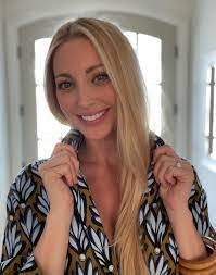 Lana Hopper's Instagram, Twitter & Facebook