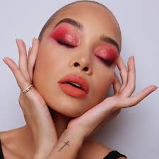 12 Valentines Day Makeup Looks 2021 To Try Expert Tips Photos Allure Hey loves, the perfect valentines day makeup tutorial for dark skin women.