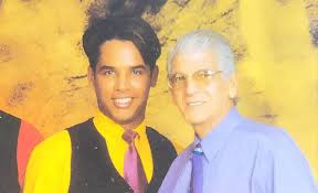 CAPSULA HISTORICA ARMANDO ENRIQUE, CANTANTE MULTI-INSTRUMENTISTA GRABA EL  "No100" Comenzaba el año 1999, el 15 de Enero, para ser exactos cuando Armando  Enrique entra en LOS MELÓDICOS. En una "movida de mata"