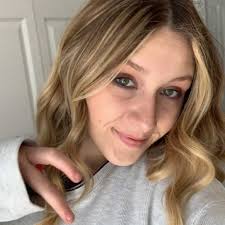 Emma Carver (@emma.c.sings) • Instagram photos and videos