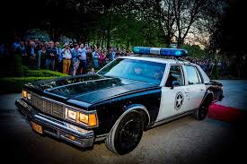 Jun 24, 2021 · politie vindt verborgen ruimte in auto waarin grote partij drugs zit. Amerikaanse Politie Auto Te Huur Voor Gala Bruiloft Feest En Films Etc Loyaltyride
