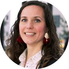 Julie Gaston's Instagram, Twitter & Facebook