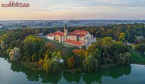 Con 35 siti dichiarati patrimonio dell'unesco, oltre 2 mila cioccolaterie, 200 musei e 650 birre e il belgio è una destinazione ottima per le vostre vacanze. Bielorussia Belarus Viaggio Nella Repubblica Bianca Cosa Vedere