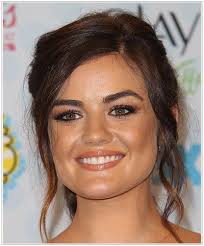 Lucy Hale Hairstyles For A Triangular Or Pear Face Shape Haircut For Face Shape Face Shape Hairstyles Face Shapes