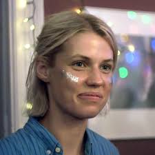 Du ligner virkelig en rigtig kvinde': Ny serie vil gøre op med fordomme om  transkønnede