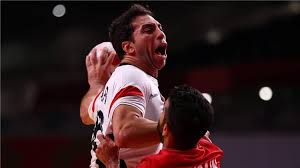 انتهت أحداث المباراة التي جمعت بين منتخب مصر لكرة اليد بقيادة المدير الفني الإسباني روبرتو جارسيا باروندو ونظيره منتخب إسبانيا لكرة اليد بفوز وذلك ضمن مباريات تحديد المركز الثالث والميدالية البرونزية ببطولة دورة الألعاب الأولمبية في نسختها الـ32. Ajyp35xmtww Ym