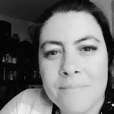 Ines Farrell's Instagram, Twitter & Facebook