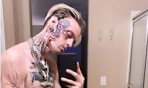 Aaron carter is a pop star and the famous brother of backstreet boys member nick carter, who recently obtained a restraining order against his sibling. Aaron Carter Gets Massive Face Tattoo