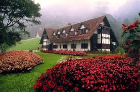 Siapa nak bercuti di cameron highlands wajib tahu info ini kerana inilah harga dan detail tempat yang menarik di cameron highlands (ch) ladang teh 1. Hotel Di Cameron Highlands Dengan Senibina English Tudor