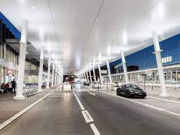 Parkvia bietet ihnen sichere, günstige und praktische parkmöglichkeiten an. Parking At The Airport Your Options Flughafen Zuerich