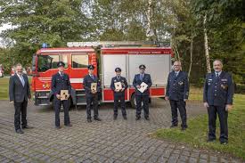 Brand landwirtschaftliches objekt war das stichwort für die monatsübung der ff lasberg zusammen mit der ff. Bronzenes Feuerwehr Ehrenzeichen An Verdiente Wehrleute Verliehen Ww Kurier De