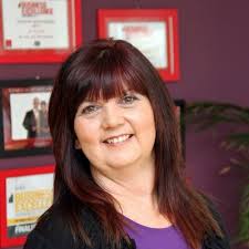 Nicky Wyatt (@nickywyatthair)