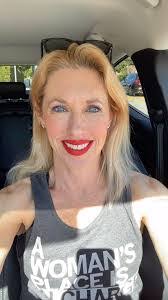 Karina Bennett's Instagram, Twitter & Facebook