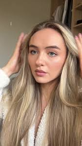 GRWM for a day at work as a bridal makeup artist 🤍 has a beautiful mo...