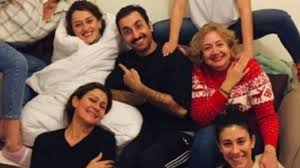 Sefirin kızı son bölüm fragmanı. Di On Twitter The Sefirin Kizi Cast And Crew Are Posting How This Isn T Goodbye We Ll Be Back I Love Them With My Entire Heart Kalbindekikus Sefirinkizi Https T Co Plrscvvez8