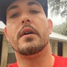 Derek Arnett's Instagram, Twitter & Facebook