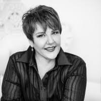 Stacie Winn's Instagram, Twitter & Facebook