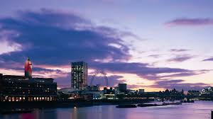 London's south bank lies inside a large bend of the river thames. South Bank What S On Visitlondon Com