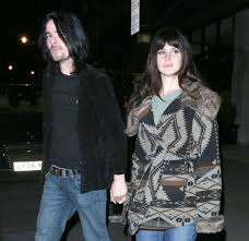 A voz do barrie e da lana juntos fica uma coisa incrível. Lana Del Rey Barrie James O Neill Barrie James O Neill Photos Zimbio