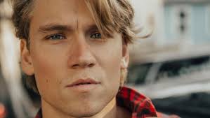 John paul jones was a contestant on the 15th season of the bachelorette. John Paul Jones On Tayshia Adams Bachelorette Season Bathtub Chronicles Hollywood Life