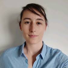 BRB Solutions sprl a placé 3 portes coulissantes et un cadre fixe pour  fermer l'annexe d'une maison dans la région de Charleroi.