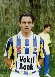 30 ocak 1975'te almanya'nın hessen eylaetinin bad schwalbach kentinde dünyaya gelen erol bulut, sol bek ve sol açık olarak görev yapmıştır. Erol Bulut Fenerbahce Ye Ekibiyle Gelecek
