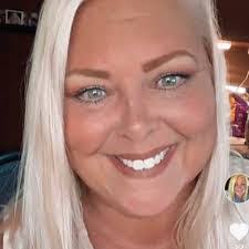 Stacie Bradford's Instagram, Twitter & Facebook