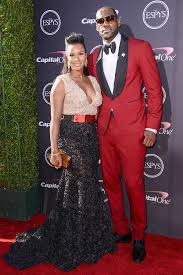 Even though their marriage is yet to witness a decade, lebron james has been with his wife savannah for a very long. Lebron James Wife 5 Things To Know About Savannah After Epic Nba Finals å›½é™… è›‹è›‹èµž