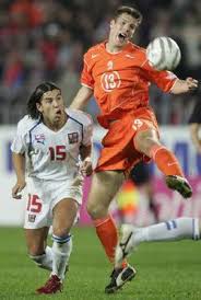 Current season & career stats available, including appearances, goals & transfer fees. Biografie Spelers Ron Vlaar