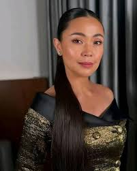 Beautifull Jodi sta maria,,show her love