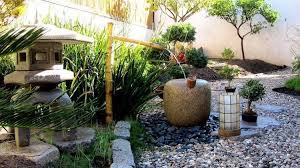 Construire Une Fontaine Exterieure Pour Apporter De L Harmonie Au Jardin Amenagement Jardin Deco Jardin Zen Fontaine Exterieur