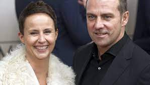 Official twitter account of hansi flick, football trainer of @fcbayern #fcbayern #mei8ter #dfbpokal. Hansi Flick Ich Kenne Meine Frau Seit Sie 15 Ist Bunte De