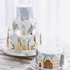 Pin Ot Polzovatelya Melisande Na Doske Christmas Cakes Zimnie Torty Rozhdestvenskie Deserty Tort S Domikom