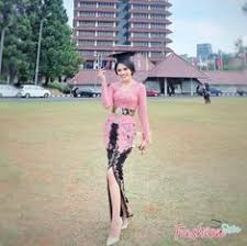 Baju batik bertali samping depan. 350 Batik Kebaya Ideas In 2021 Batik Kebaya Kebaya Batik Fashion