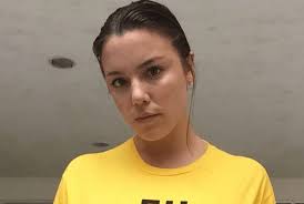 Entrevista exclusiva com a atriz que, aos 18 anos, tem roubado a cena na tv e já se tornou a nova. Alice Wegmann Revela Ter Sido Vitima De Assedio Moral E Desabafa Rd1