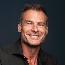 Nick Mitchell (@HeyNickMitchell)