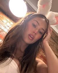 Jaclyn May's Instagram, Twitter & Facebook