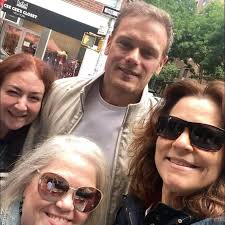 Such a beautiful friendship 🖤🌹 Jensen Ackles 💍 Danneel Ackles Mark  Sheppard 💍 Sarah Louise Sheppard From Sarah's IG: "Absolutely gorgeous  visit by gorgeous friends at the family house today! We ❤️ you guys"