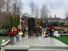 Певица два года боролась с раком мозга. Mogilu Zhanny Friske Ukrasili K Novomu Godu Starhit Ru