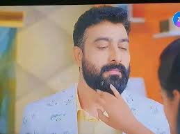 Hey guys, why does gym/tracksuit Yuuka have a star