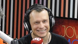 Alexandre Rossi explica se tratar pets como bebês faz bem ao ser humano