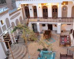 Image of حیاط اقامتگاه بوم‌گردی سرای ایل سنگسر