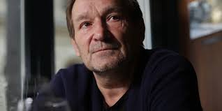 Cserhalmi györgy kékkúti házába visszavonulva, egyedül él. Cserhalmi Gyorgy Lassan Mar A Gazpedalt Is Elkezdem Nyomni