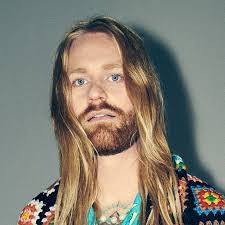 Sam Ryder's Instagram, Twitter & Facebook