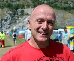 Nackter Mann im Zelt»