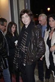 El 'jesucristo superstar' que en 1975 se estrenó en españa interpretado por camilo sesto tenía pasajes que no se entendían para así evitar la censura, dijo en rueda de prensa el director teatral jaime azpilicueta, quien este lunes presentó la versión que de esta producción dirigirá en tenerife. Camilo Sesto El Jesucristo Superstar Espanol
