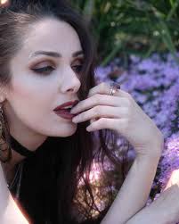 📸 Arden Leigh @itsmeardenleigh Check out her upcoming workshop and  re-patterning project. 👇🏼 May 10, The Magick of Good Things  https://therepatterningproject.com/goodthings/ ☀️