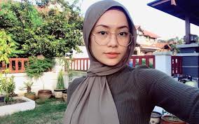 Cermin mata ketiga aku pada tahun 2017. Wanita Memakai Cermin Mata Lebih Cantik Di Mata Lelaki Kajian Dunia Wanita Wanita Lelaki Forum Cari Infonet