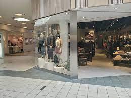 Hunt doesn't recommend city glass & upholstery. Home City Glass